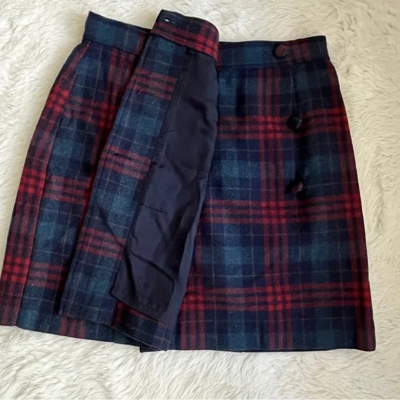 VINTAGE (1996) GAP Blue and Red Plaid Wool Mini Skirt - Picture 5 of 9